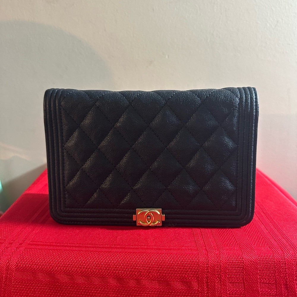 CHANEL Blue and Gold Quilted Crossbody Bag - Picture 2 of 9